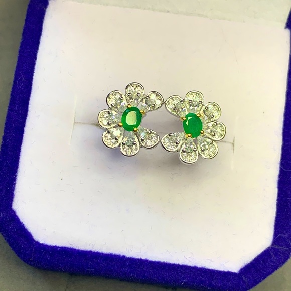 S925 Natural Zambian Emerald Flower Ring - Picture 11 of 16